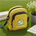 Borsa a tracolla in nylon giallo con ricamo di mostro cartoon e cerniere nere resistenti. - Mostro Dinosauro Giallo / Mostro Dinosauro Giallo-NL Ricamo