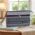 Υφασμάτινη πολυεπίπεδη τσάντα clutch με φερμουάρ για γυναίκες, γεωμετρικό τσαντάκι μακιγιάζ. - Λευκό Риге Μαύρο Clutch