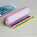 Astuccio per matite in tessuto di pizzo floreale rosa, graziosa custodia per trucchi trapuntata. - Rosa Chiaro