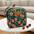 Waterdichte draagbare cosmetische tas met schattige cartoon fruitprint en handige draagriem. - Kers Groen