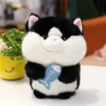 Simpatico gatto di peluche nero e bianco con pesce blu, morbido animale imbottito. - Gatto Ghiottone