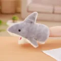 Nahaufnahme des grauen Hai Plüsch Handpuppe, weiches Material für interaktives Erzählen. - Hai / 28cm