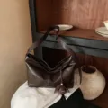 Bolso de hombro retro de cuero marrón mujer gran capacidad casual hobo bolso tote elegante - Con Colgante / S / Café