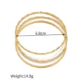 Detailaufnahme minimalistischer mehrlagiger goldener Armreifen aus edlem Titanstahl. - JZB1252 Einzelner Ring / Gold