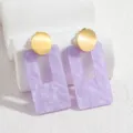 Chic dopamine lila geometrische Ohrringe, minimalistischer Goldkreis und hohles Rechteck. - Lila