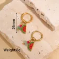Goldene Creolen mit Emaille-Wassermelonenenhängern und Perlen, ideal für den Alltag. - Wassermelone
