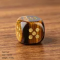 Dado In Pietra Occhio Di Tigre 15mm Gemma Naturale Angoli Arrotondati Sei Facce Gioco Accessorio - Occhio di Tigre (Numero articolo: 1781 Dadi Angolo Arrotondato) / 1 Pezzo / Effetto Occhio di Gatto Dorato