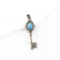 Vintage bronze key pendant with blue stone necklace variant, elegant court style jewelry. - Blue Agate (Bronze Color)
