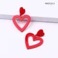Rode acryl hart oorbellen voor vrouwen, schattige stijlvolle sieraden voor dagelijks. - Rode Dubbel Hart Hars Oorknopjes (PE927C23-3)