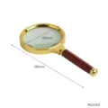 Classic handheld magnifying glass with gold frame and wooden handle, 100mm lens size for reading. - One Size / Handheld Magnifier (PE1213Z24)
