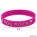 Roze siliconen armband met hartjesprint en you rock tekst voor dagelijks gebruik. - Roze (QR1106A20-2)