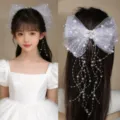Molla per capelli con fiocco in rete bianca e nappe di perle cristallo per feste di nozze. - Fermaglio per Capelli con Perle e Strass (HPLL0311-38)