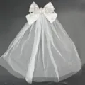 Velo da sposa bianco con fiocco in satin e lettere BRIDE in strass, perfetto per festa addio al nubilato. - Velo BRIDE Strass Fiocco Raso (HPLL260312-6)