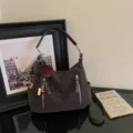 Dark brown retro vintage shoulder bag, large capacity slouchy tote with stylish bag charm. - With Pendant / Brown