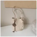 Beige woven bucket tote bag with matching pouch, stylish leather shoulder bag for daily women. - With Charm / Off White