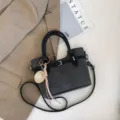 Stylish retro women shoulder crossbody bag color block handbag casual commuter new style - Black