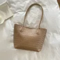 Bolso tote de cuero trenzado caqui para mujer, elegante bolso de hombro gran capacidad. - Caqui Sin Colgante