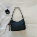 Black woven shoulder bag women's chic underarm bag summer casual commuting handbag new - Black With Pendant