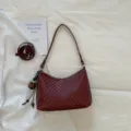 Chic woven shoulder bag for women, stylish summer hobo bag for daily commute and casual use. - Red with Pendant