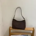 Borsa a spalla in pelle intrecciata marrone scuro, borsa hobo minimalista trendy per tutti i giorni. - Marrone senza ciondoli
