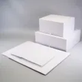 Boîtes cadeaux pliantes blanches de luxe avec surface texturée, parfaites pour les vêtements. - 34.5*26.5*16.7cm / Blanc