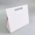 Caja de regalo triangular portátil y plegable blanca, solución de embalaje elegante. - Pequeño (20x9x14cm) / Blanco