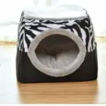 Cama cueva cerrada para mascotas con estampado de cebra casa de felpa para gatos y perros - L / Estampado de cebra