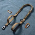 Correa de Perro Táctica Elástica Caqui para Perros Medianos y Grandes Paseo - Correa Caqui (Talla Única Bungee)