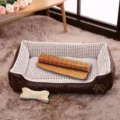Lit confortable pour animal avec tapis rafraîchissant et jouet os, design cuir marron et beige. - Beige (Tapis + Oreiller Os)