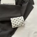 Portafoglio corto a pois bianco e nero stile coreano, mini borsellino in ecopelle lucida PU. - Bianco