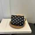 Zwarte en witte stippen mini clutch portemonnee, retro chique ontwerp voor vrouwen dagelijks. - Zwart