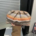 Bolso de mano de paja tejida con tachuelas metalicas, gran capacidad para playa. - Marrón