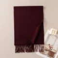 Eleganter burgunderroter Kaschmir Schal für Damen und Herren, weicher warmer Winterschal. - Schal mit Quasten im koreanischen Stil (7102-18) / Luxus Lila