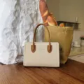 Canvas Handtasche Beige und Braun Umhaengetasche Casual Alltag Tasche fuer Damen - Ohne Anhänger / Gebrochenes Weiß