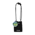 Modieuze zwarte mesh crossbody telefoontas met schouderriem en schattige banaan hanger. - Met Hanger / Zwart