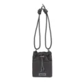 Grijze mesh crossbody tas met trekkoordsluiting en lange riem voor dagelijks gebruik. - Zonder hanger / Grijs