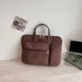 Borsa per laptop marrone, cartella da lavoro multi-scomparto con morbida texture scamosciata. - Caffè