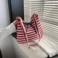 Rot-weißer gestreifter Canvas Shopper mit Schleife, lässige minimalistische Umhängetasche. - Rot