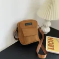 Modische Kord-Umhaengetasche fuer Damen, minimalistische taegliche kleine Umhaengetasche. - Braun