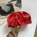 Bolso de mano plisado de PU rojo metálico brillante, bolso de hombro de noche de nube de moda - Rojo