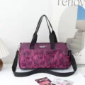 Sac de Sport Camouflage Violet avec Bandoulière pour Femmes Entraînement et Voyage - Violet