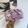 Sac pochette floral brodé de sequins, sac à main tendance pour femme avec design de fleurs. - Violet