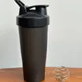 Aθλητικό μπουκάλι shaker για πρωτεΐνη, φορητό στεγανό ποτήρι νερού γυμναστηρίου με μπάλα. - 600ml / Μαύρο