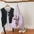 Sac cabas épaule en toile mauve lilas avec joli patch cheval et pendentif pour le quotidien. - Avec Pendentif / Violet