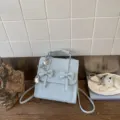 Ανοιχτόχρωμο μίνι σακίδιο πλάτης με διπλούς φιόγκους και καρδιά, κομψή casual τσάντα καθημερινής. - Με Κρεμαστό / Μπλε