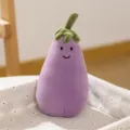 Weiches Plüsch Auberginen Kissen Detail, süßes Gemüse Kuscheltier für gemütliche Deko Geschenke. - Lila / 17cm