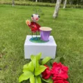 Portapenne da scrivania coccinella metallo vaso fiori simpatico organizer decorativo. - Coccinella Che Tiene un Girasole