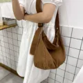 Gewaschene Canvas Umhängetasche im Vintage-Stil mit Rohen Kanten, bequeme Freizeittasche. - Dunkelbraun
