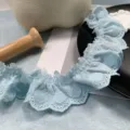 Detalle de borde de encaje bordado con corazones azules para ropa de muñecas DIY. - 4.50cm / Azul cielo
