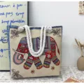 Etnische stijl canvas shopper tas met kleurrijke olifant borduurwerk en dikke touw handvatten. - Beige Pop